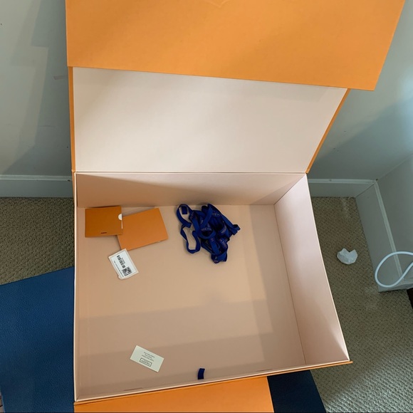 Large Louis Vuitton Box - Picture 5 of 7